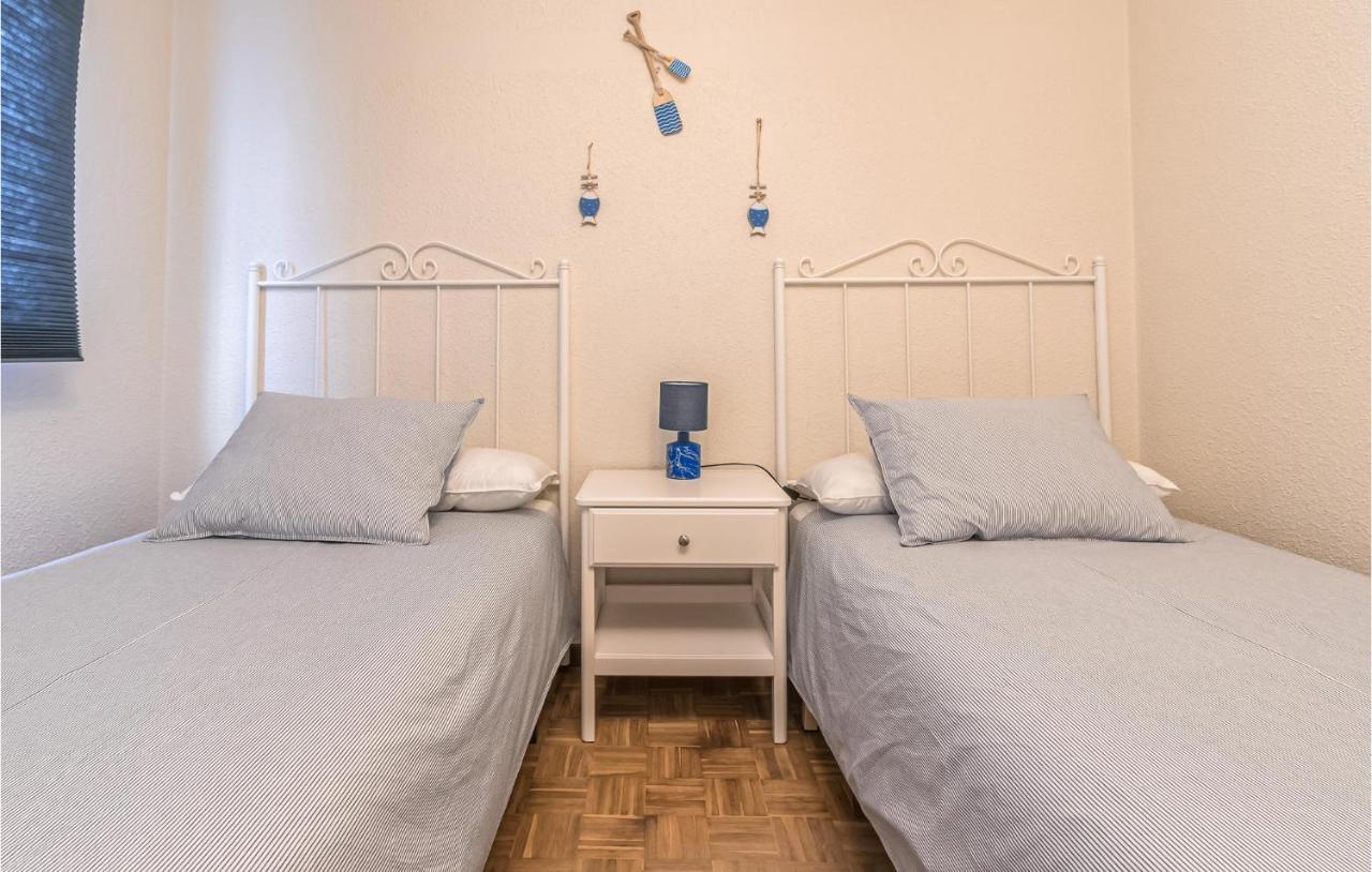Stunning Apartment In Gijon With Wifi Bagian luar foto