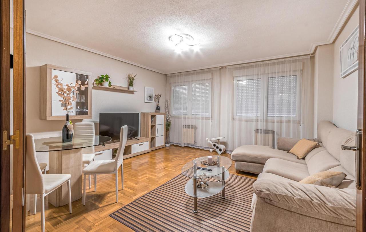 Stunning Apartment In Gijon With Wifi Bagian luar foto
